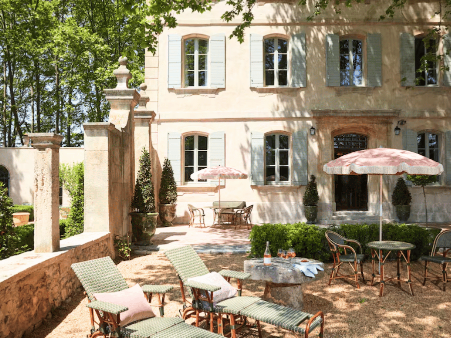 Charming streets in Saint Rémy de Provence, one of the best places to visit in the South of France for a home base