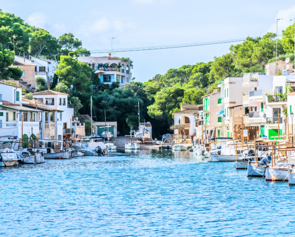 10 Port of Soller city in the best Mallorca Travel Guide